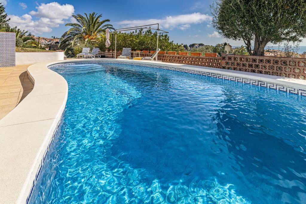 Villa Con Piscina En ฟูเอนฮิโรลา ภายนอก รูปภาพ